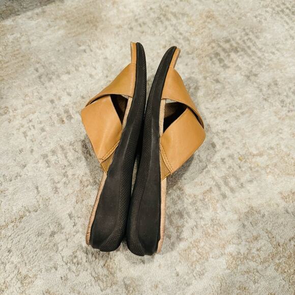 SoftWalk Tillman Tan Leather Cross Strap Slide Sandals woman’s 5.5 - Picture 6 of 10